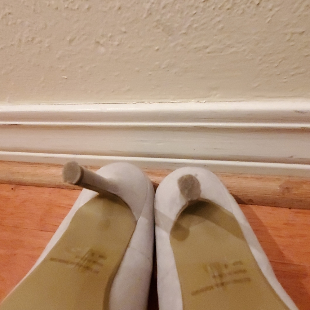 Heels - Picture 4 of 6